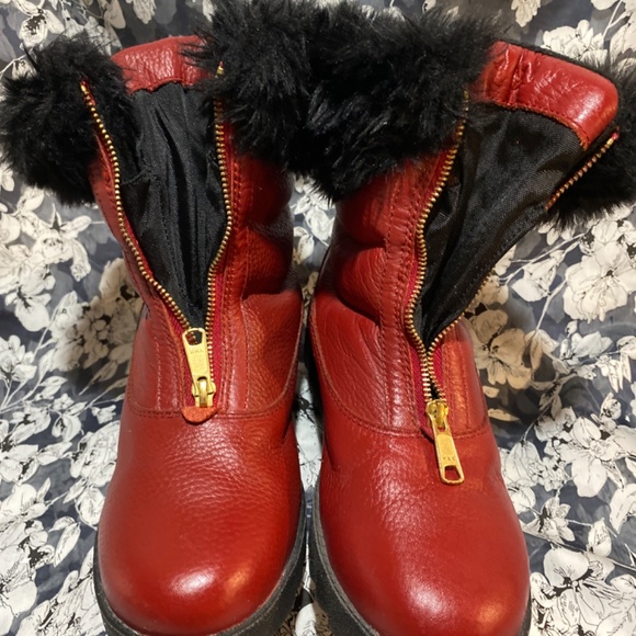 Cougar Leather Pillow boots - EUC - Picture 4 of 12